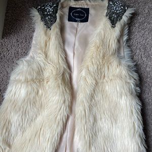 Faux fur fashion vest
